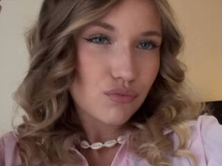 sexy webcamgirl picture ThomasineKemery