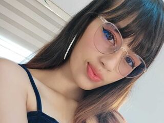 girl webcam YiyisMarthin