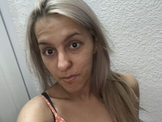 naked girl with live cam lizzielizzie